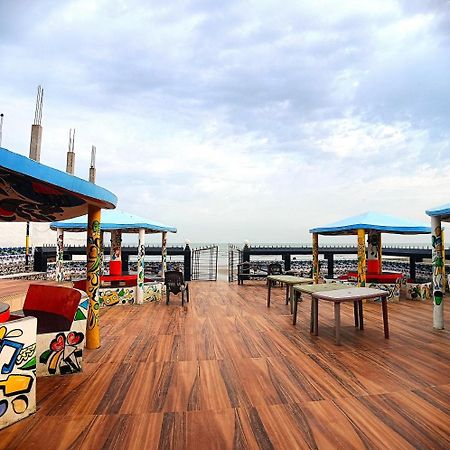 Hotel Hindusthan Inn Мандармани Экстерьер фото