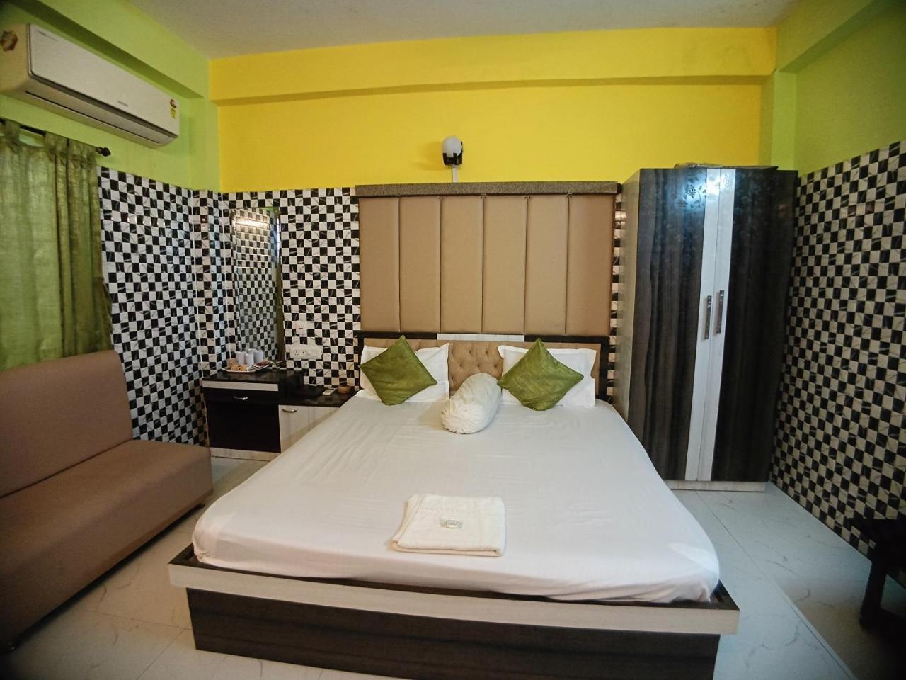 Hotel Hindusthan Inn Мандармани Экстерьер фото