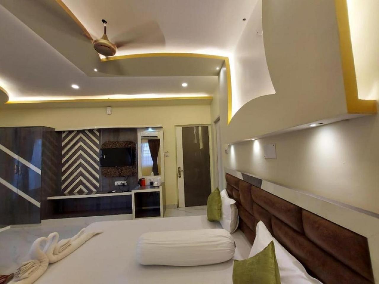 Hotel Hindusthan Inn Мандармани Экстерьер фото
